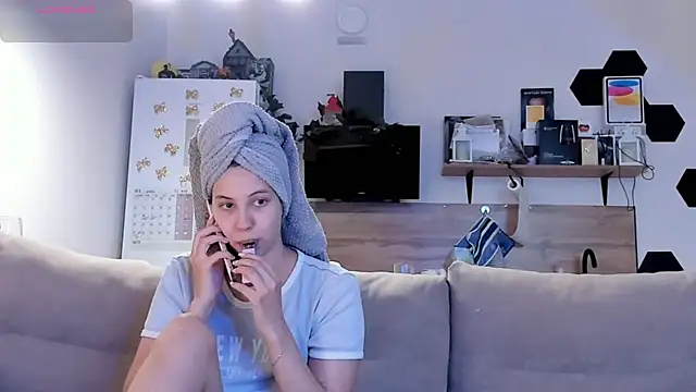 Girl alone home online show from July 30, 2026, 3:22 pm