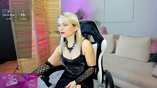 Snapshot of Gloria_Lovely chatting on December 6, 2024, 2:17 pm Gloria Lovely online show from December 6, 2024, 2:17 pm