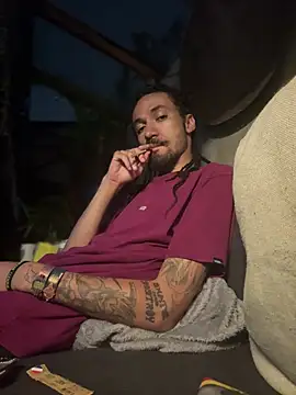 Snapshot of hotcamboy420 chatting on December 27, 2024, 5:52 am hotcamboy420 online show from December 27, 2024, 5:52 am