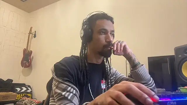 Snapshot of hotcamboy420 chatting on November 4, 2025, 7:57 pm hotcamboy420 online show from November 4, 2025, 7:57 pm