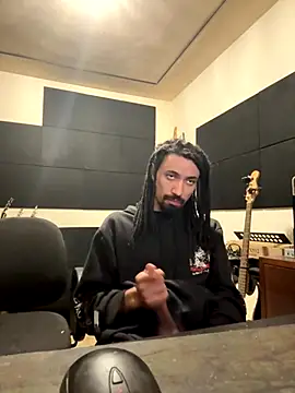 Snapshot of hotcamboy420 chatting on November 10, 2025, 10:53 pm hotcamboy420 online show from November 10, 2025, 10:53 pm