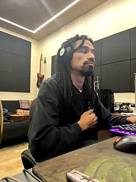 Snapshot of hotcamboy420 chatting on November 17, 2025, 5:24 am hotcamboy420 online show from November 17, 2025, 5:24 am