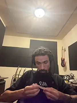 Snapshot of hotcamboy420 chatting on November 30, 2025, 6:28 am hotcamboy420 online show from November 30, 2025, 6:28 am