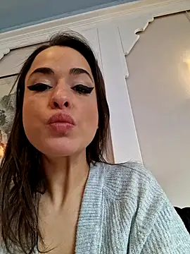 LydiaMaus96 online show from February 3, 2025, 2:34 pm