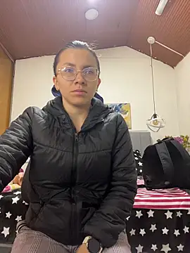 karlamorris  online show from February 12, 2026, 1:28 pm