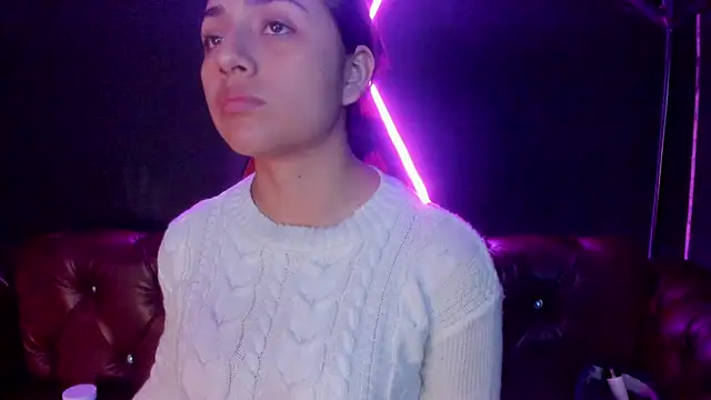 Snapshot of Sophy_SmileSweet chatting on December 21, 2024, 12:27 pm Sophy SmileSweet online show from December 21, 2024, 12:27 pm