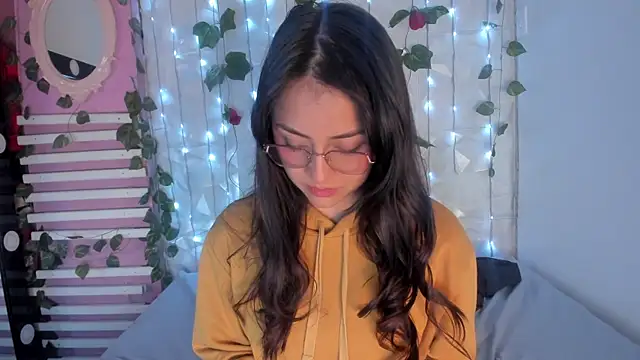 Snapshot of Sophy_SmileSweet chatting on January 4, 2025, 2:46 pm Sophy SmileSweet online show from January 4, 2025, 2:46 pm