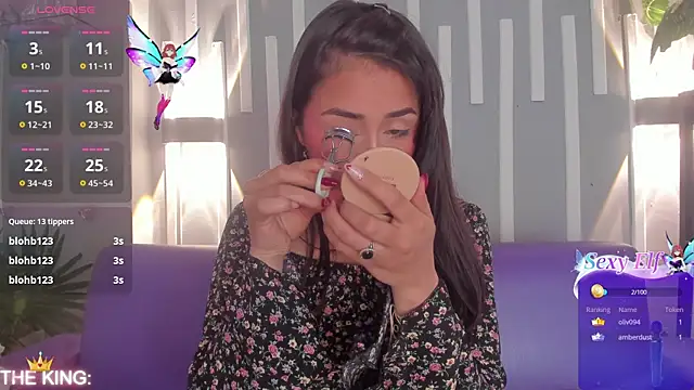 Snapshot of Sophy_SmileSweet chatting on January 14, 2025, 2:43 pm Sophy SmileSweet online show from January 14, 2025, 2:43 pm