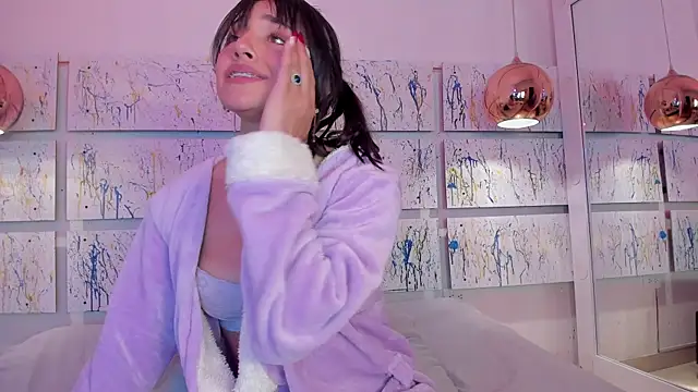 Snapshot of Sophy_SmileSweet chatting on January 21, 2025, 2:59 pm Sophy SmileSweet online show from January 21, 2025, 2:59 pm