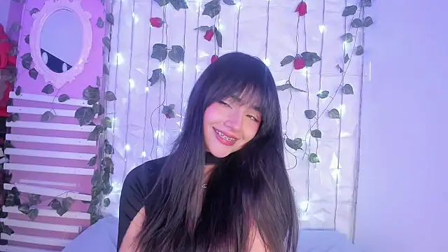 Snapshot of Sophy_SmileSweet chatting on January 31, 2025, 3:00 pm Sophy SmileSweet online show from January 31, 2025, 3:00 pm