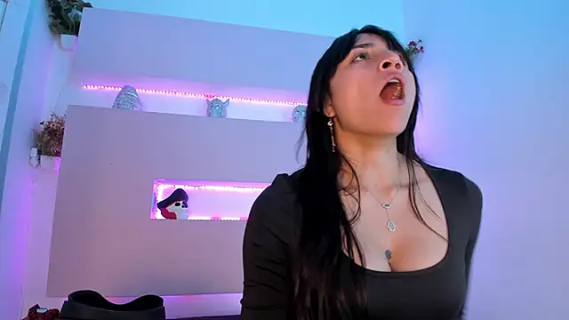 Snapshot of Sophy_SmileSweet chatting on February 18, 2025, 11:44 am Sophy SmileSweet online show from February 18, 2025, 11:44 am