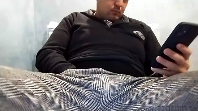 Snapshot of alexfala99 chatting on November 26, 2025, 6:42 pm alexfala99 online show from November 26, 2025, 6:42 pm