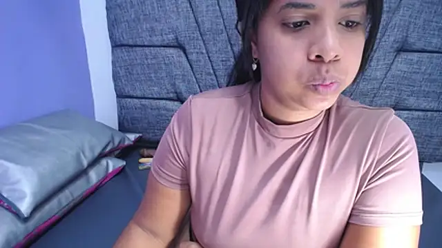Snapshot of Briannacastello chatting on December 4, 2024, 7:39 am Briannacastello online show from December 4, 2024, 7:39 am