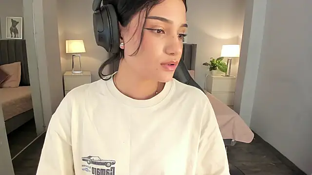 renee shelby  online show from March 20, 2025, 8:19 pm