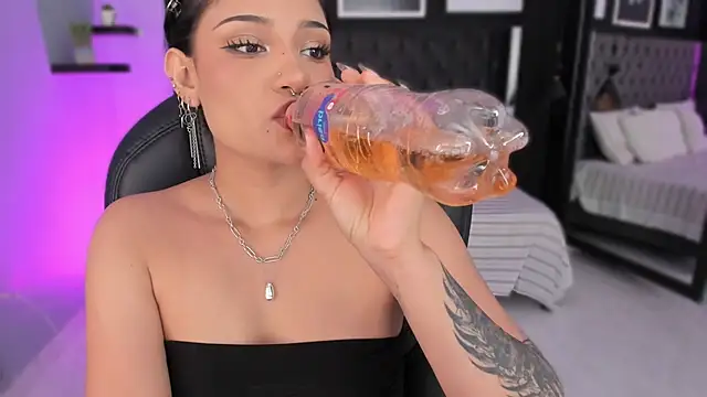 renee shelby  online show from March 10, 2026, 8:36 pm