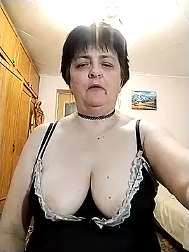 IsXLoves online show from September 11, 2025, 5:02 pm