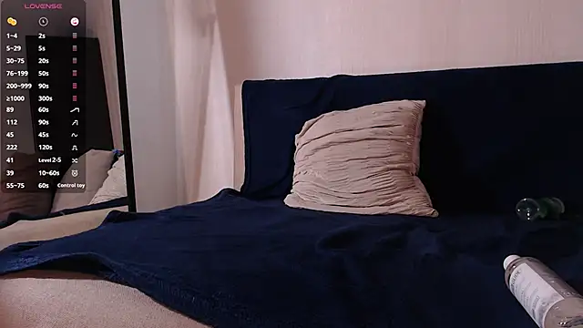 sweetbubble11 online show from February 19, 2025, 11:36 pm