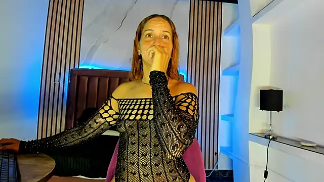 ChloeParkss  online show from February 4, 2025, 11:49 am