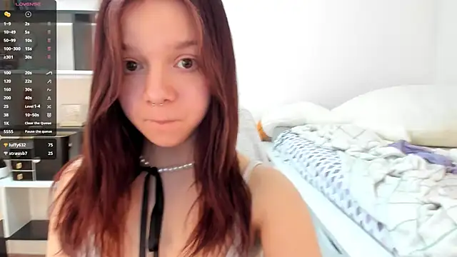 crystal lilith online show from February 16, 2025, 3:27 pm