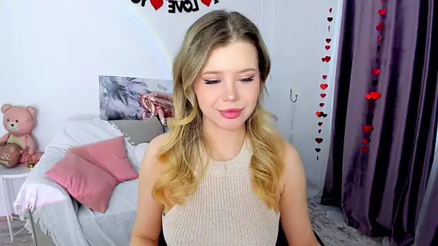 FollowLovee online show from March 8, 2026, 3:43 am