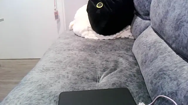 iamMalixxx online show from April 25, 2026, 12:52 pm