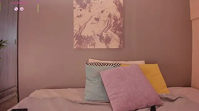 LynnSam  online show from October 26, 2025, 6:36 pm