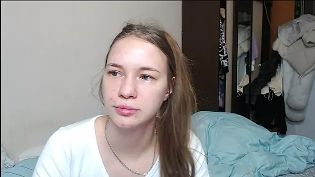 leila bambi  online show from February 4, 2025, 8:46 am