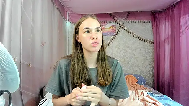 Snapshot of leila_bambi_ chatting on June 9, 2026, 7:20 am leila bambi online show from June 9, 2026, 7:20 am
