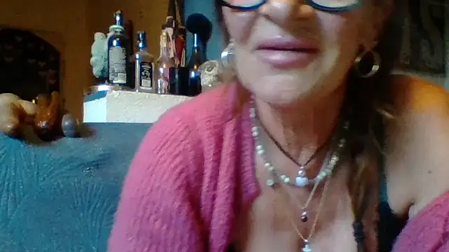 Snapshot of gildamilf chatting on June 5, 2026, 6:46 pm gildamilf online show from June 5, 2026, 6:46 pm