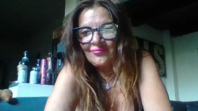 Snapshot of gildamilf chatting on July 21, 2026, 6:10 pm gildamilf online show from July 21, 2026, 6:10 pm