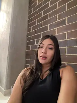 Latina vanessa online show from April 22, 2026, 4:30 pm