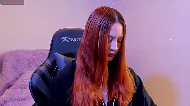 Snapshot of Amypond__ chatting on October 25, 2025, 10:01 am Amypond online show from October 25, 2025, 10:01 am