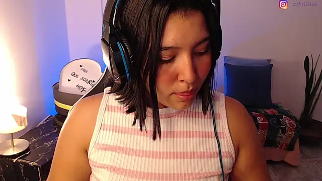 Snapshot of Zetrionn chatting on February 8, 2025, 2:36 am Zetrionn online show from February 8, 2025, 2:36 am