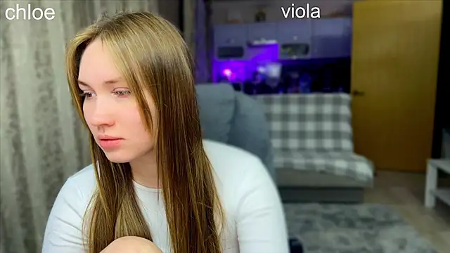 Snapshot of ChloeMillerMeow chatting on October 17, 2025, 7:05 pm ChloeMillerMeow online show from October 17, 2025, 7:05 pm