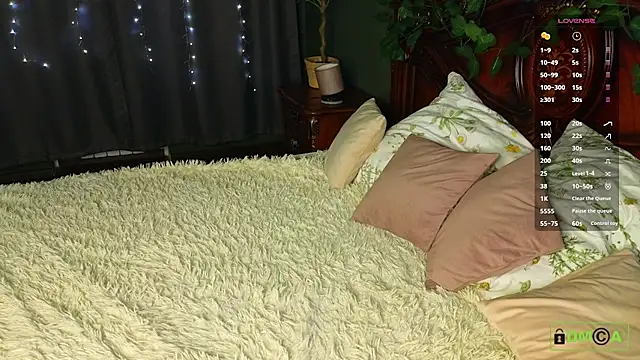 Snapshot of SquirtBabee chatting on November 24, 2025, 3:23 pm SquirtBabee online show from November 24, 2025, 3:23 pm