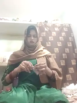 UrvashiRani online show from April 29, 2026, 8:37 pm
