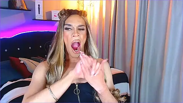 camila hootie online show from December 28, 2024, 7:00 am