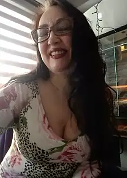 Snapshot of CamilleDesire chatting on March 14, 2025, 4:40 pm CamilleDesire online show from March 14, 2025, 4:40 pm