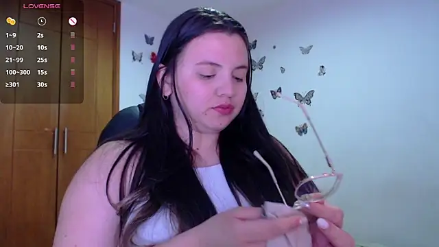 Snapshot of Sarahros1 chatting on January 10, 2025, 2:57 am Sarahros1 online show from January 10, 2025, 2:57 am