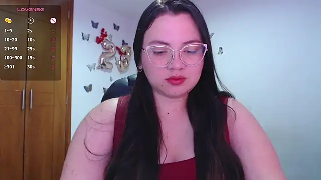 Snapshot of Sarahros1 chatting on February 16, 2025, 4:09 am Sarahros1 online show from February 16, 2025, 4:09 am