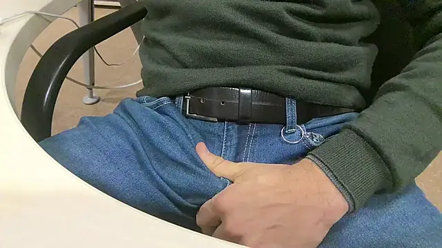 alessandroman2114 online show from January 13, 2026, 5:18 pm