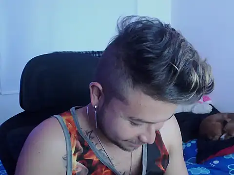 JOHANLEON1 online show from September 17, 2025, 4:52 pm