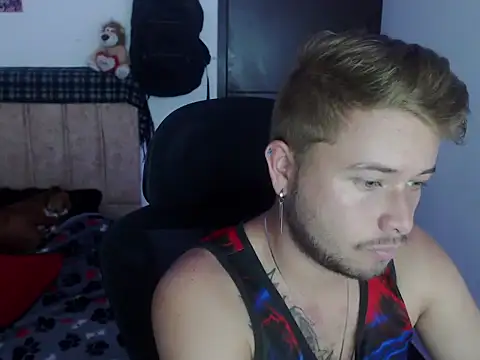 JOHANLEON1 online show from October 7, 2025, 4:59 pm