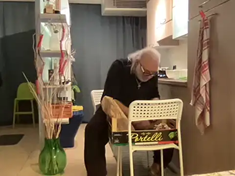 EroticVenetian online show from March 7, 2025, 8:55 pm