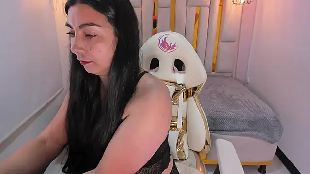 Snapshot of Karla_hernandez_ chatting on February 6, 2025, 10:59 am Karla hernandez online show from February 6, 2025, 10:59 am