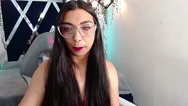 Snapshot of Karla_hernandez_ chatting on September 19, 2025, 12:17 pm Karla hernandez online show from September 19, 2025, 12:17 pm