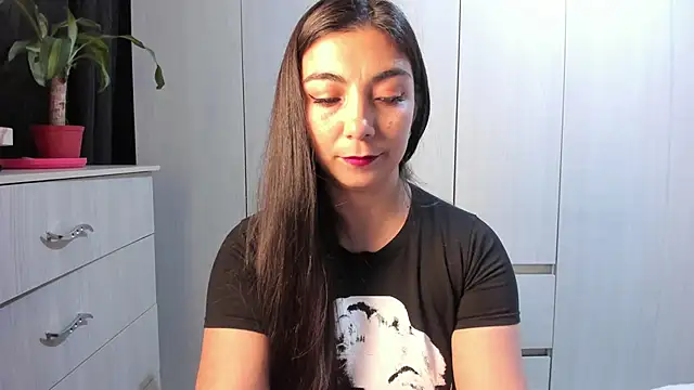 Snapshot of Karla_hernandez_ chatting on May 21, 2026, 10:44 am Karla hernandez online show from May 21, 2026, 10:44 am