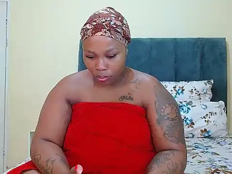 curvycloe1 online show from April 21, 2026, 7:03 am