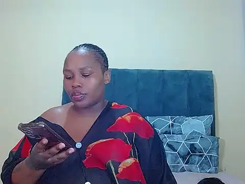curvycloe1 online show from May 3, 2026, 7:58 am