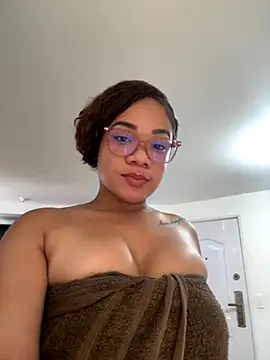 ashley Tompson1 online show from October 4, 2025, 12:14 pm